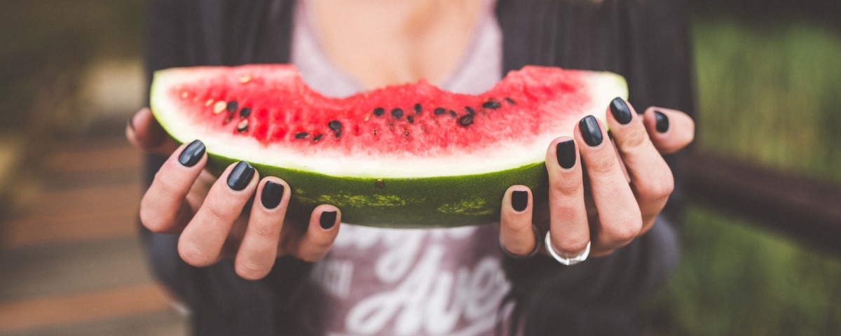 1-kaboompics.com_Hands holding watermelon