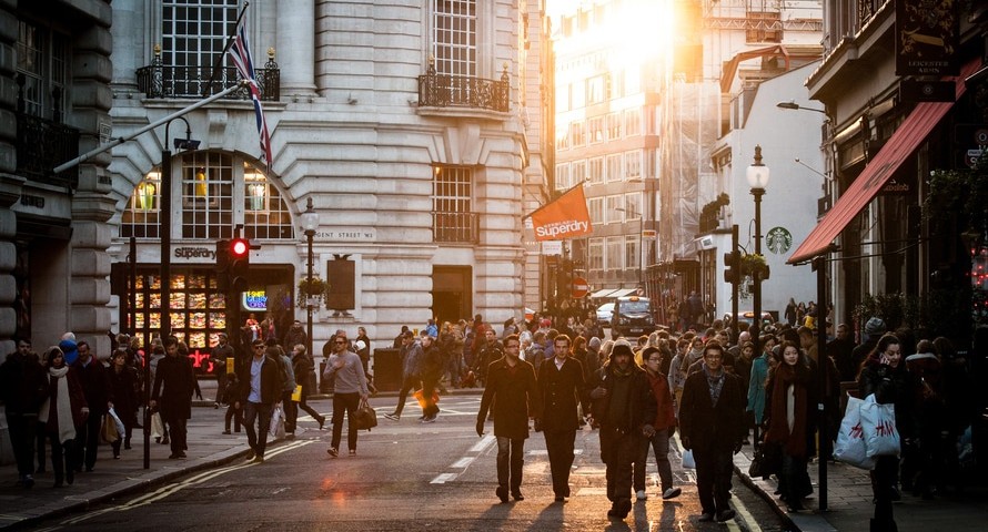 city-sunny-people-street-large